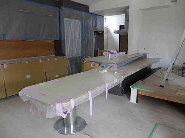 One dining table type kitchen