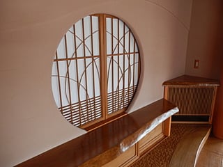 The high window shoji which performed a curve errand of bamboo